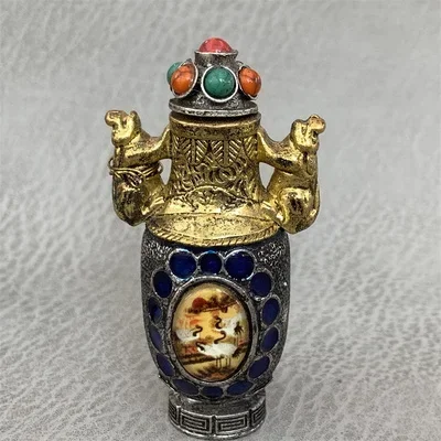 

Retro Imitation Old Tibetan Silver Double-sided Cat's Eye Crane Snuff Bottle