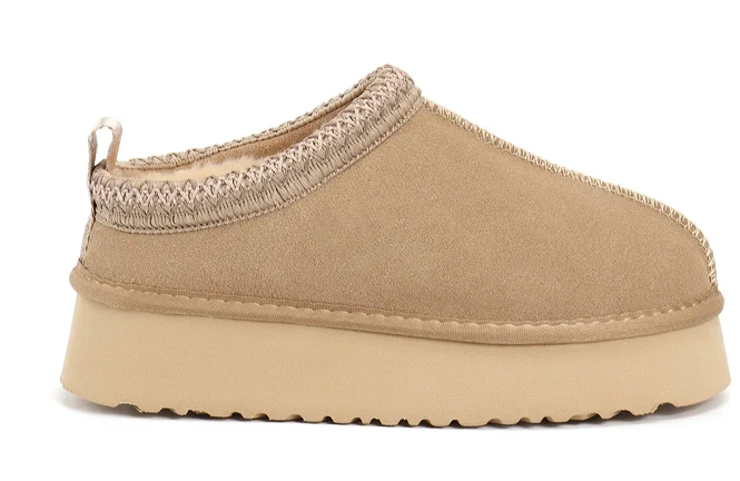 أحذية نسائية شتوية قصيرة متكاملة من الفرو بنعال سميكة للطقس البارد