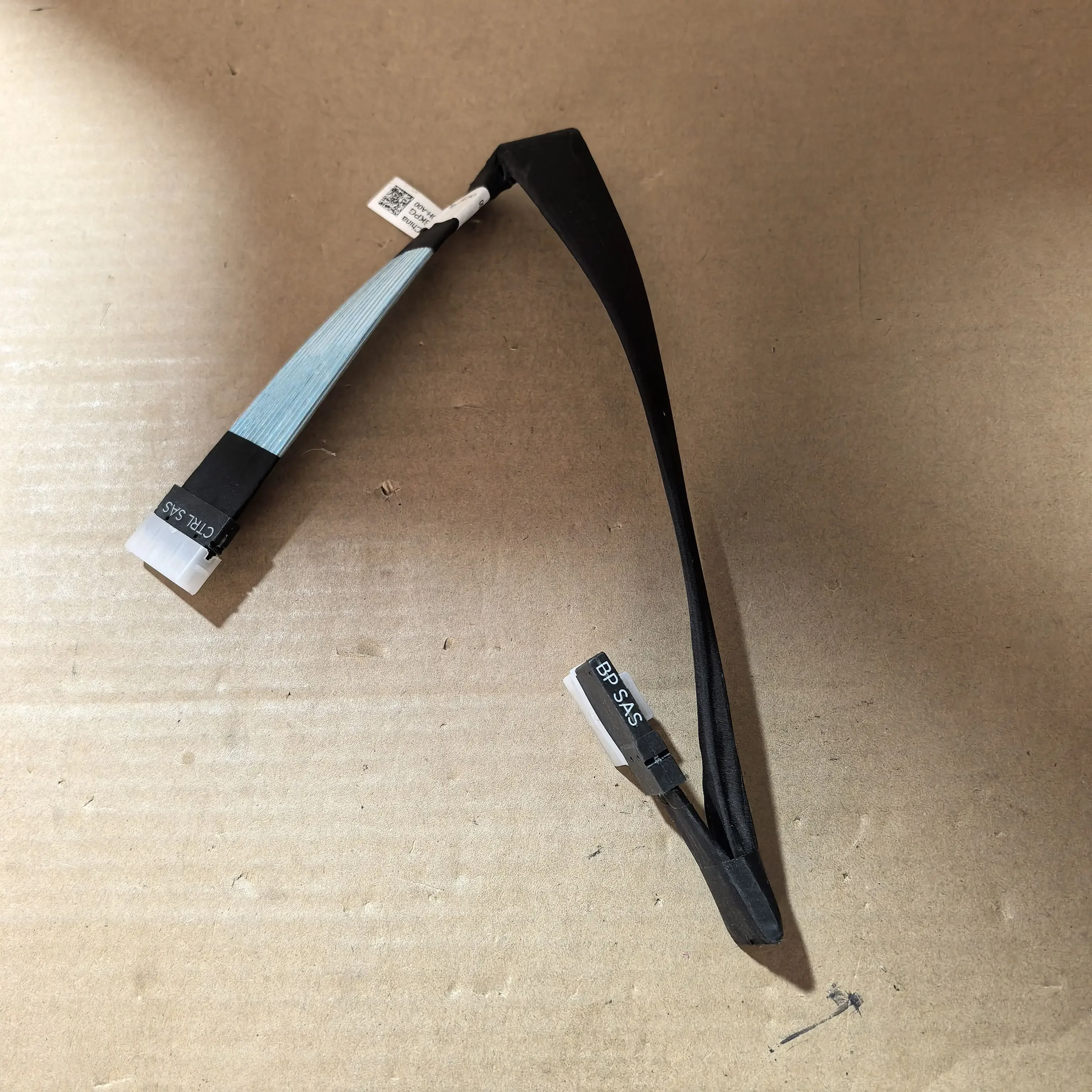 

Новый RAID-кабель для объединительной платы PowerEdge MX740c PERC H745 76KPG