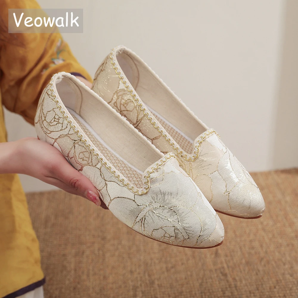 Veowalk Gold Embroidery Women Pointy Toe Slip On Ballet Flats Comfortable Elegant Casual Ballerinas Shoes for Ladies Beige