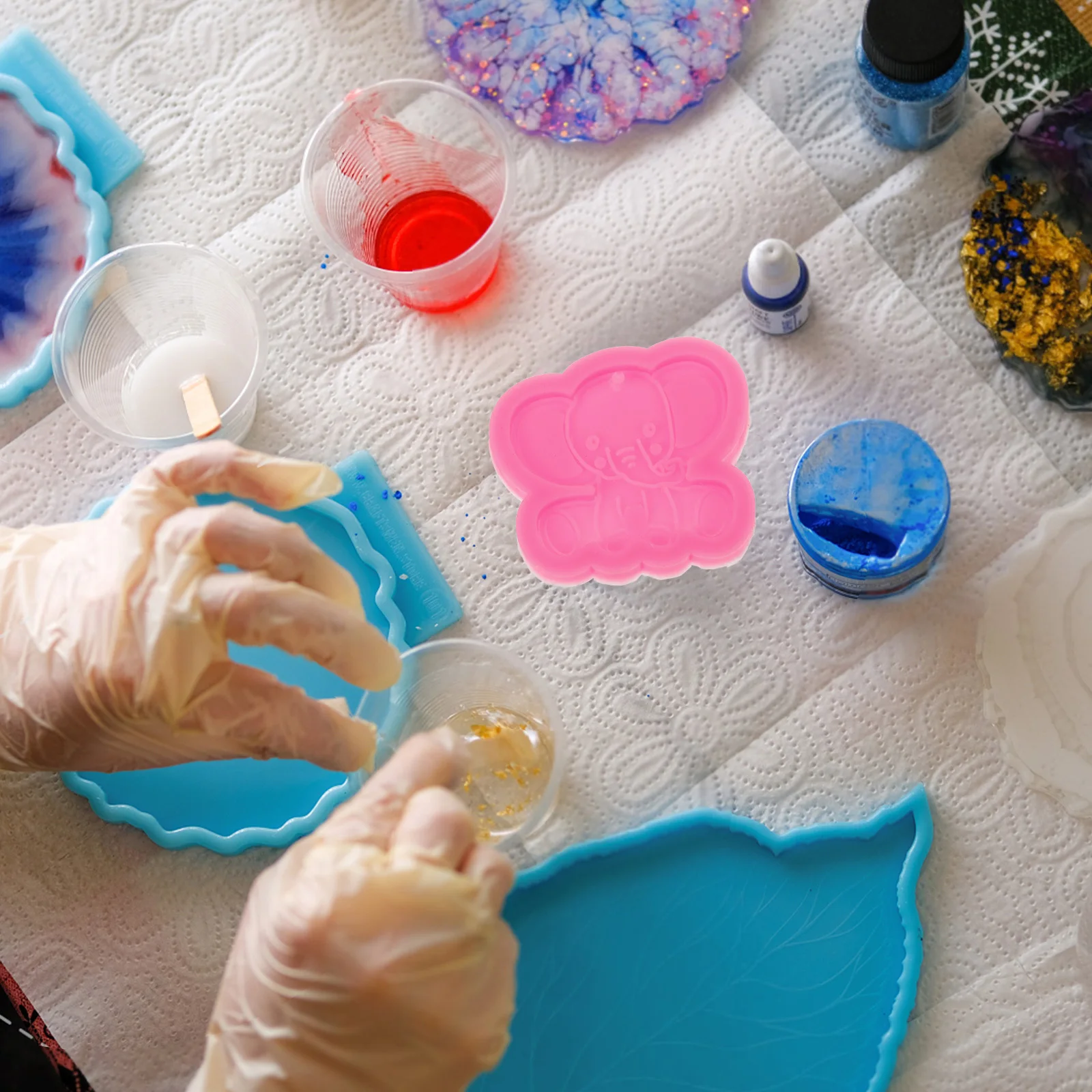 

4Pcs Silicone Keychain Pendant Molds DIY Aromatherapy Accessories Nonstick Casting Molds for Handmade Crafts Silicone Mold