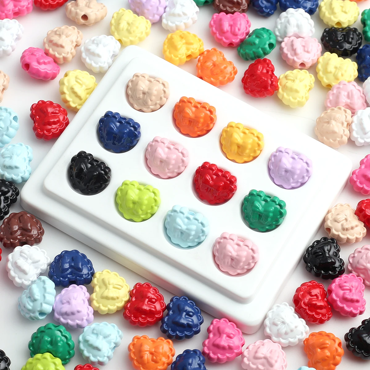 16pcs/32pcs Random Color 1.4x1.6cm Vintage Bow Embossed Wavy Edge Heart Acrylic Spacer Beads for DIY Bracelet Necklace Making