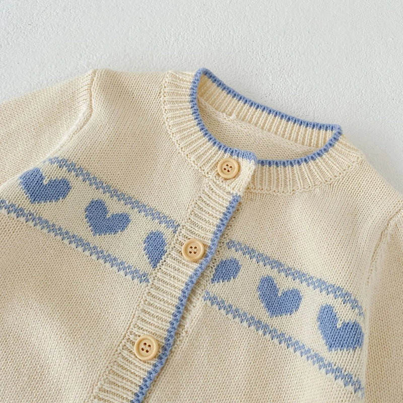 Autumn new baby clothing, 0-3 year old baby girl jacquard love cotton yarn knitted sweater jacket