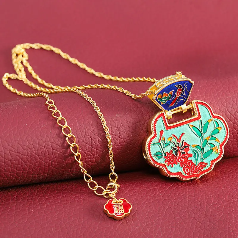 Ancient gold craftsmanship necklaces ethnic style lock Unusual enamel flowers leaf green pendant clavicle chain jewelry