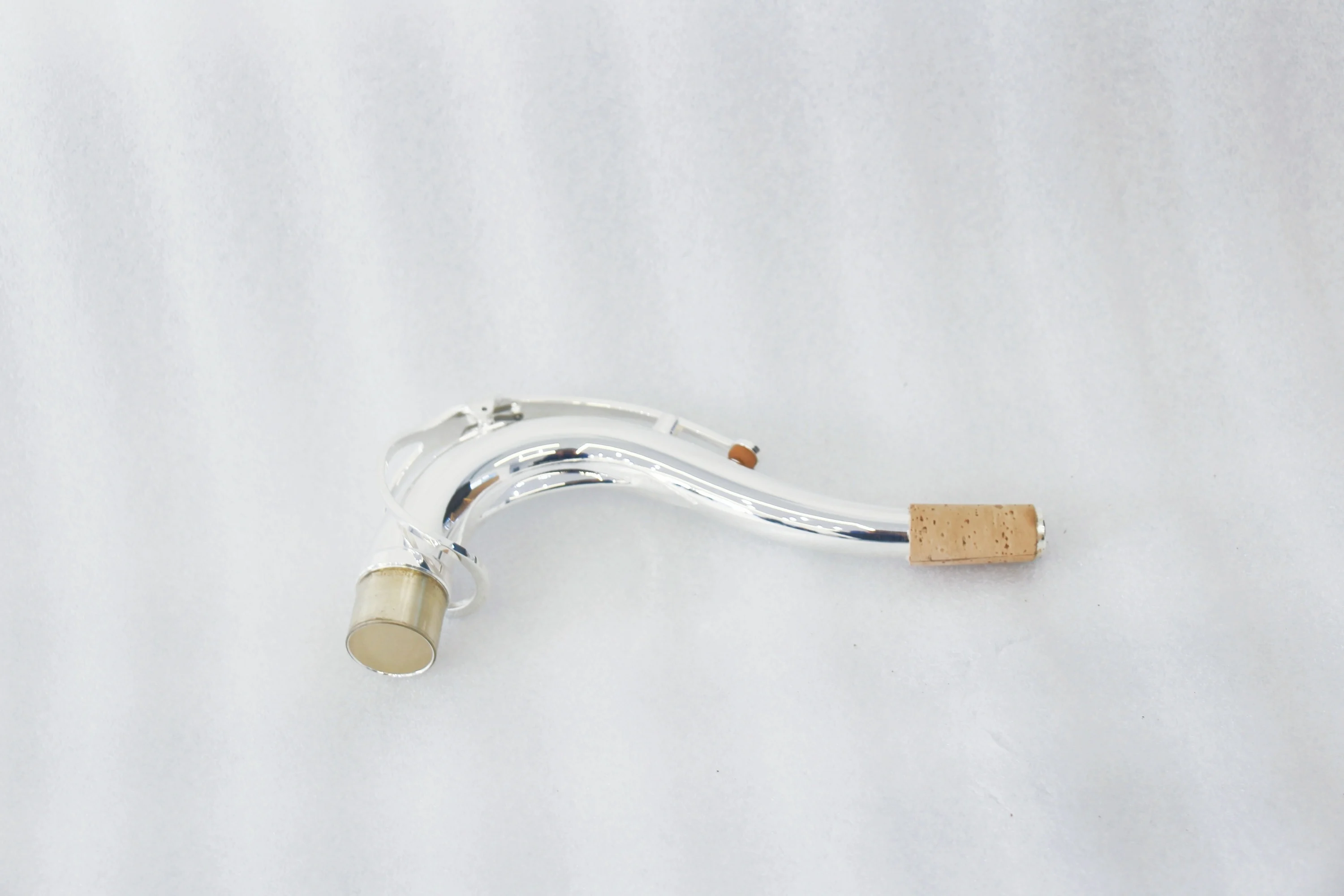 Well-crafted Musical Instruments Brass Body Bb Tone Tenor Saxophone With Silver Plated And Mother-of-Pear Inlays