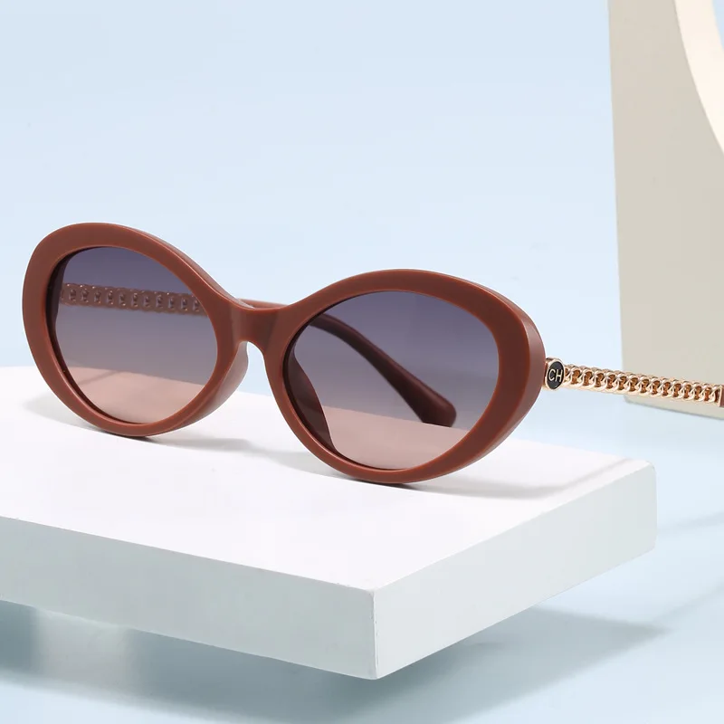 

‌2025 Retro Round Metal Chain Sunglasses Women, Polarized UV400 Vintage Shades, Trendy Street Style Cat Eye Designer Accessories