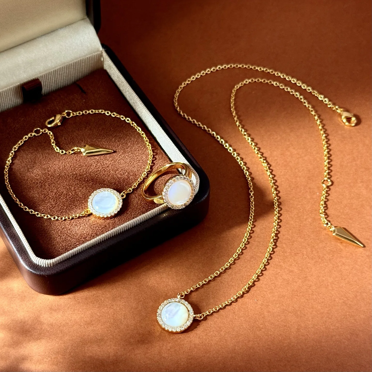 Luxury Sea Shell Chain Necklace Earring Bracelet Ring with Micro-Inlay Zirconia Non-Fading Fashion Jewelry Set