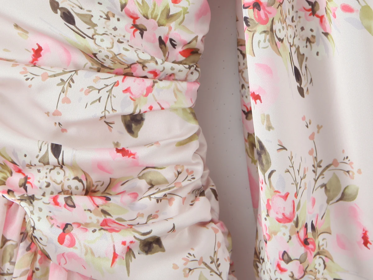 2025 Vrouwen Roze Bloemenprint Bladerdeeg Lange Mouw Chiffon Jurk Open Knoppen Houten oren Ruches Zoom Mini Shirt Jurken Vakantie Gewaad