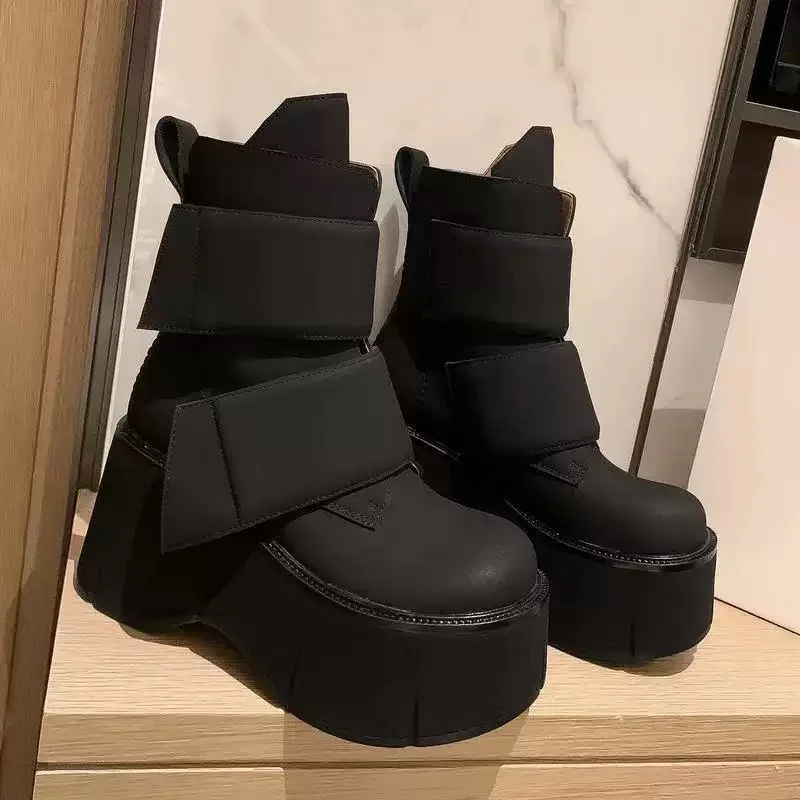 

Designer's New Fashionable and Versatile Height Increasing Velcro Women's Boots, Casual Sponge Cake Thick Soled Women's Shoes