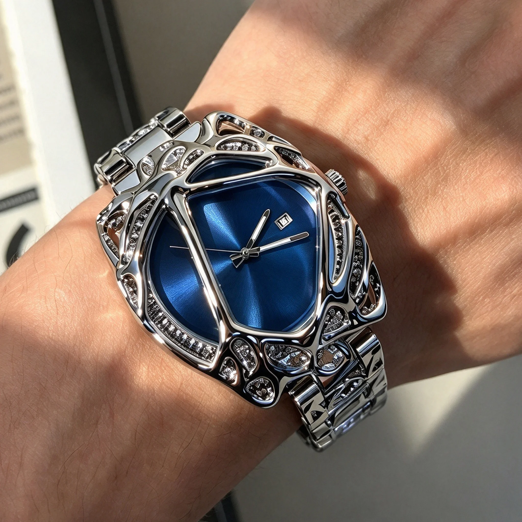 A Millennium Vintage Watch Trend Spider Web Venom Alien Niche High-End Retro Waterproof Men's Quartz Watch