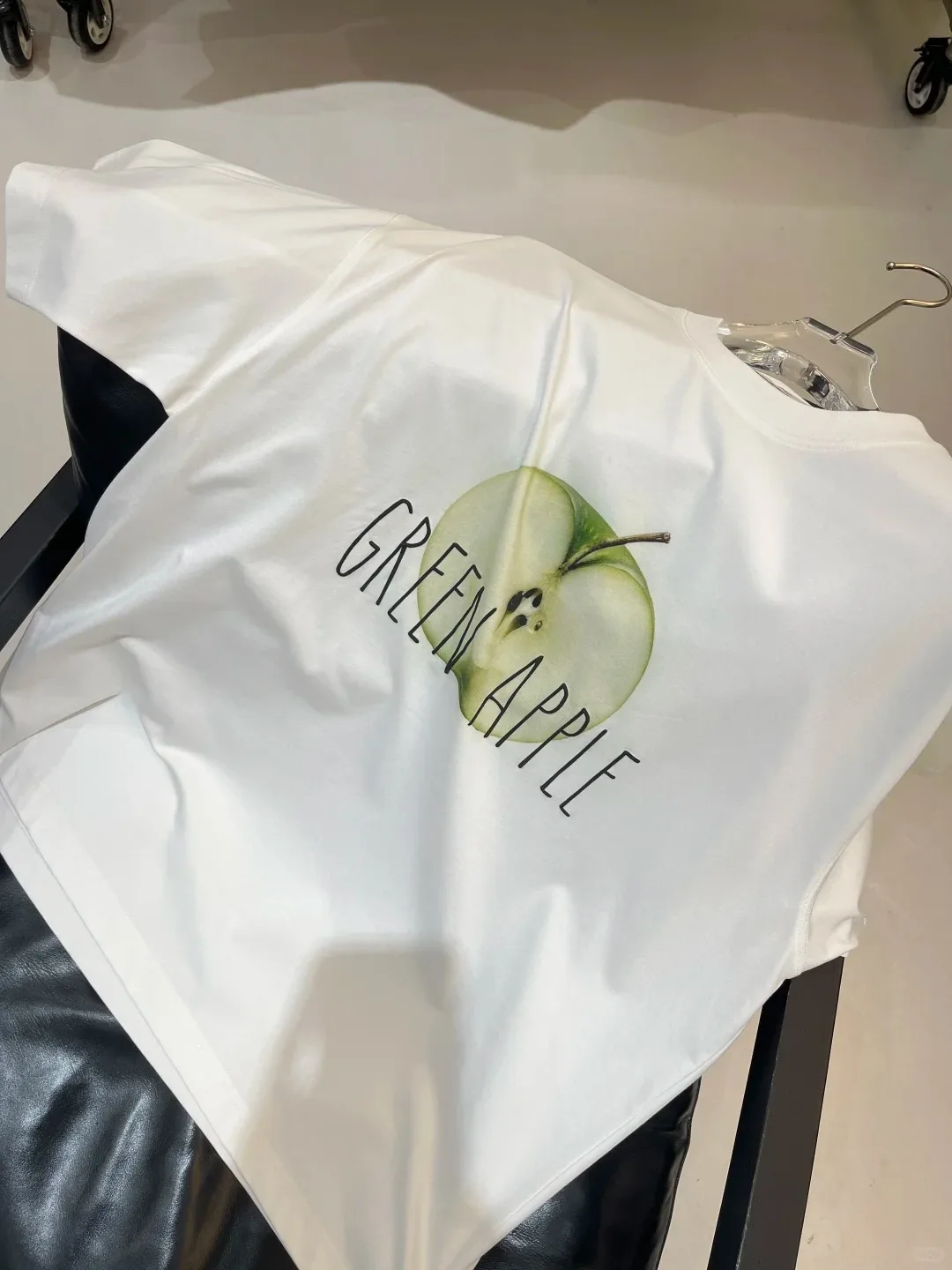 تي شيرت أمريكي بسيط بأكمام قصيرة تفاصيل مليئة بالصيف فائق التحمل للرجال والنساء Harajuku بلوزة كبيرة الحجم غير رسمية #2