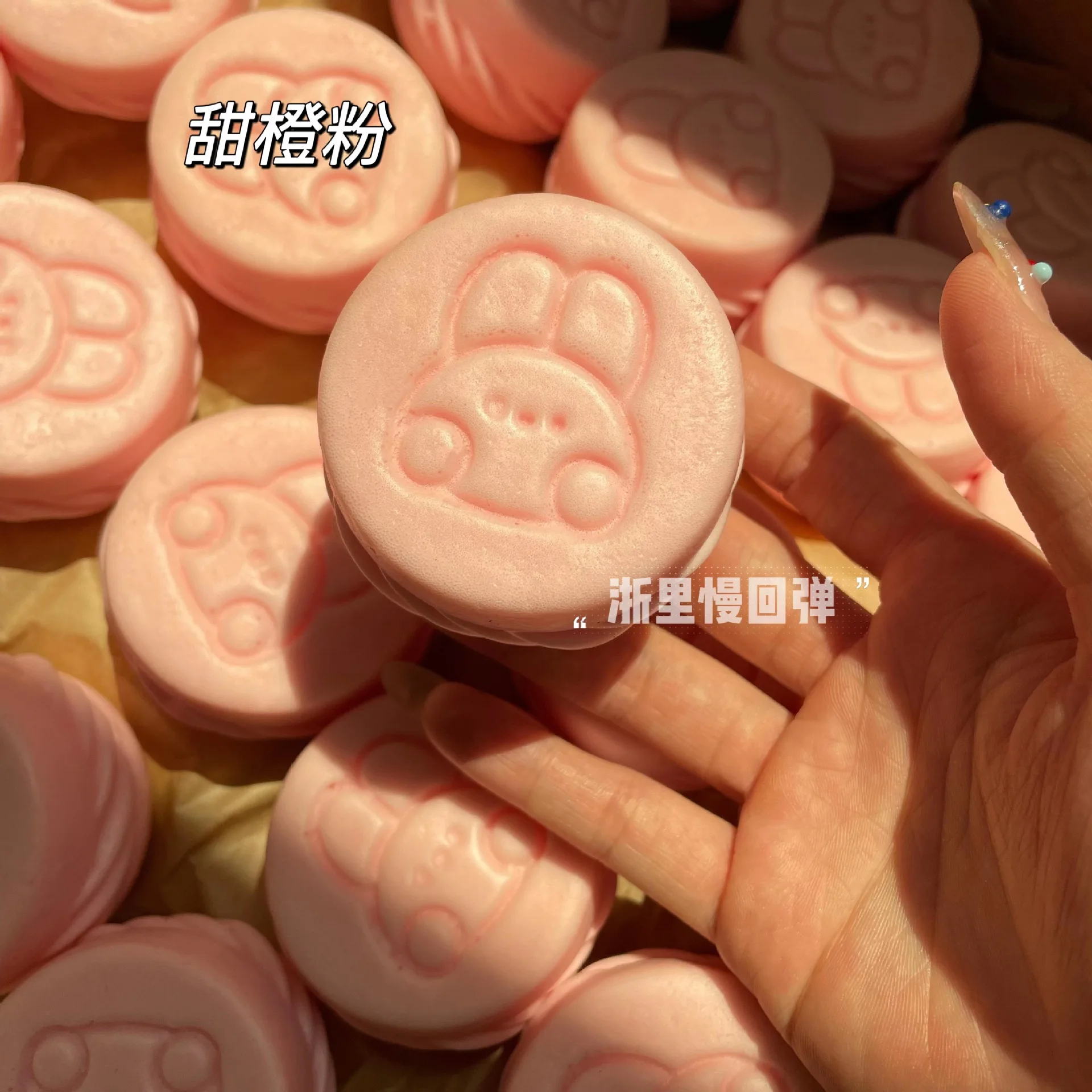 Macarrones suaves y húmedos para niños y adultos, juguetes para apretar de rebote lento de PU, alivio del estrés, ventilación, pastel, juguetes blandos