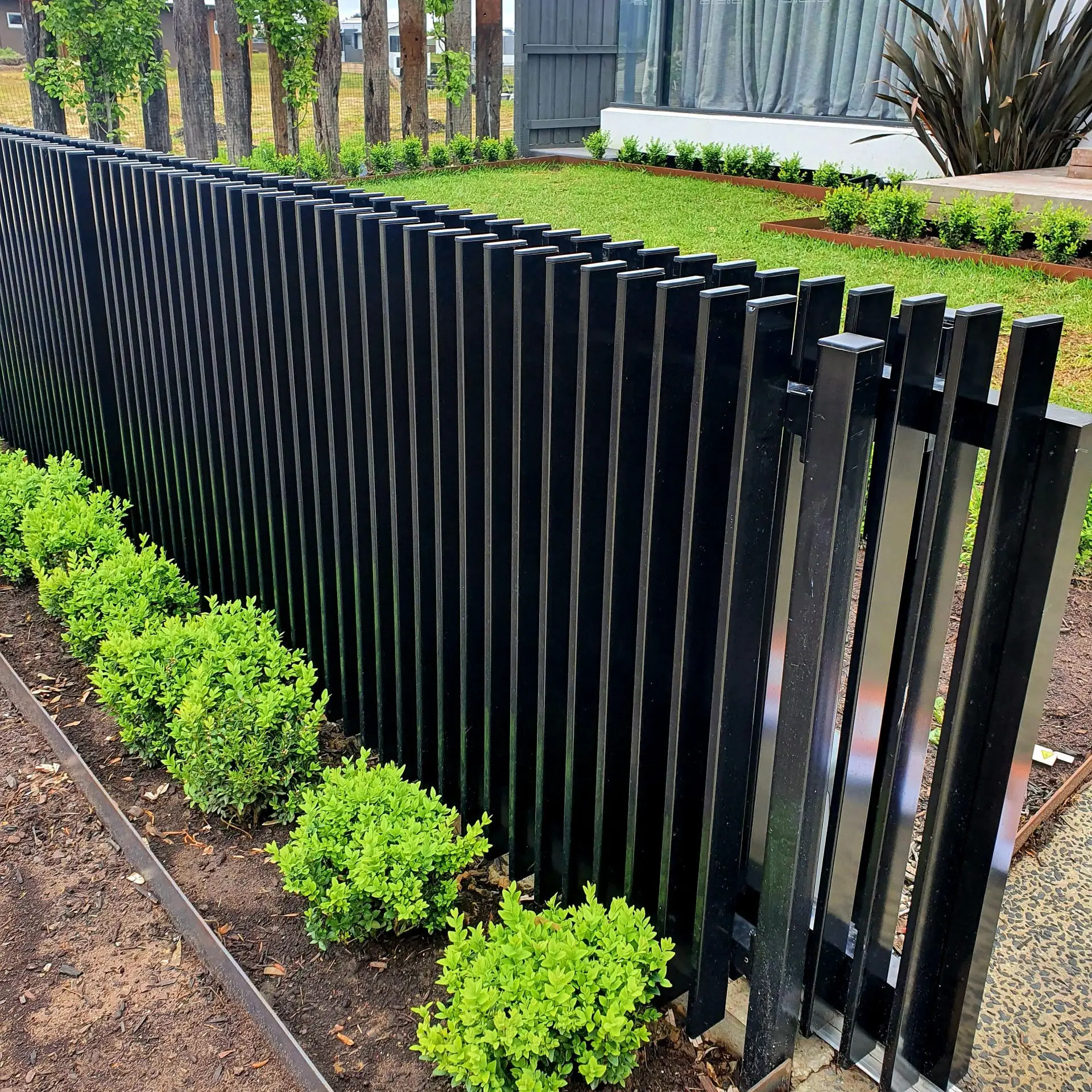 Customization Factory Directed Sale House Gates Garden Gates Steel Iron Fence Gate Zink Steel Powder Coating Driveway Gate