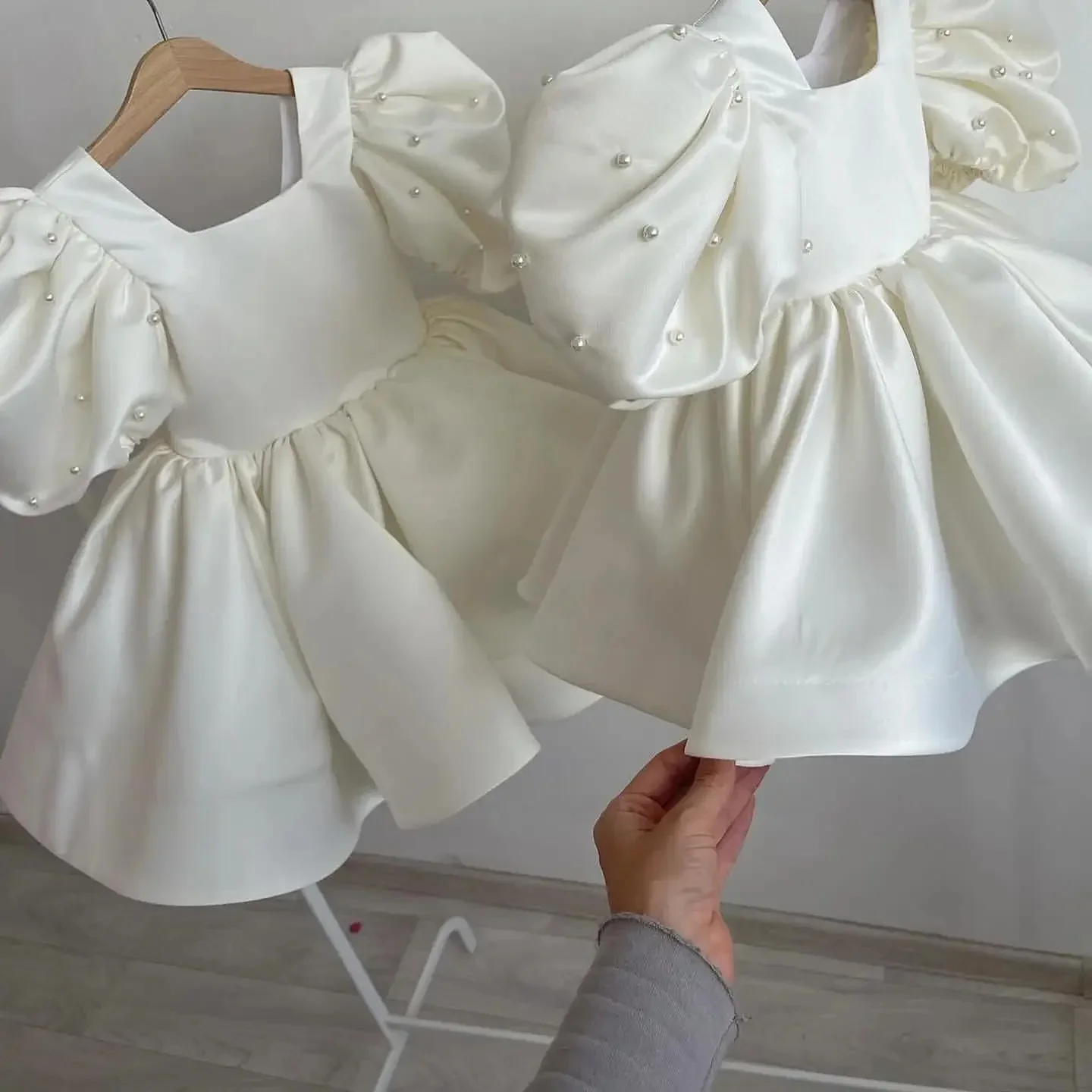 lovely-white-satin-knee-length-flower-girl-dress-pearls-for-wedding-little-girl-birthday-banquet-party-evening-ball-gowns