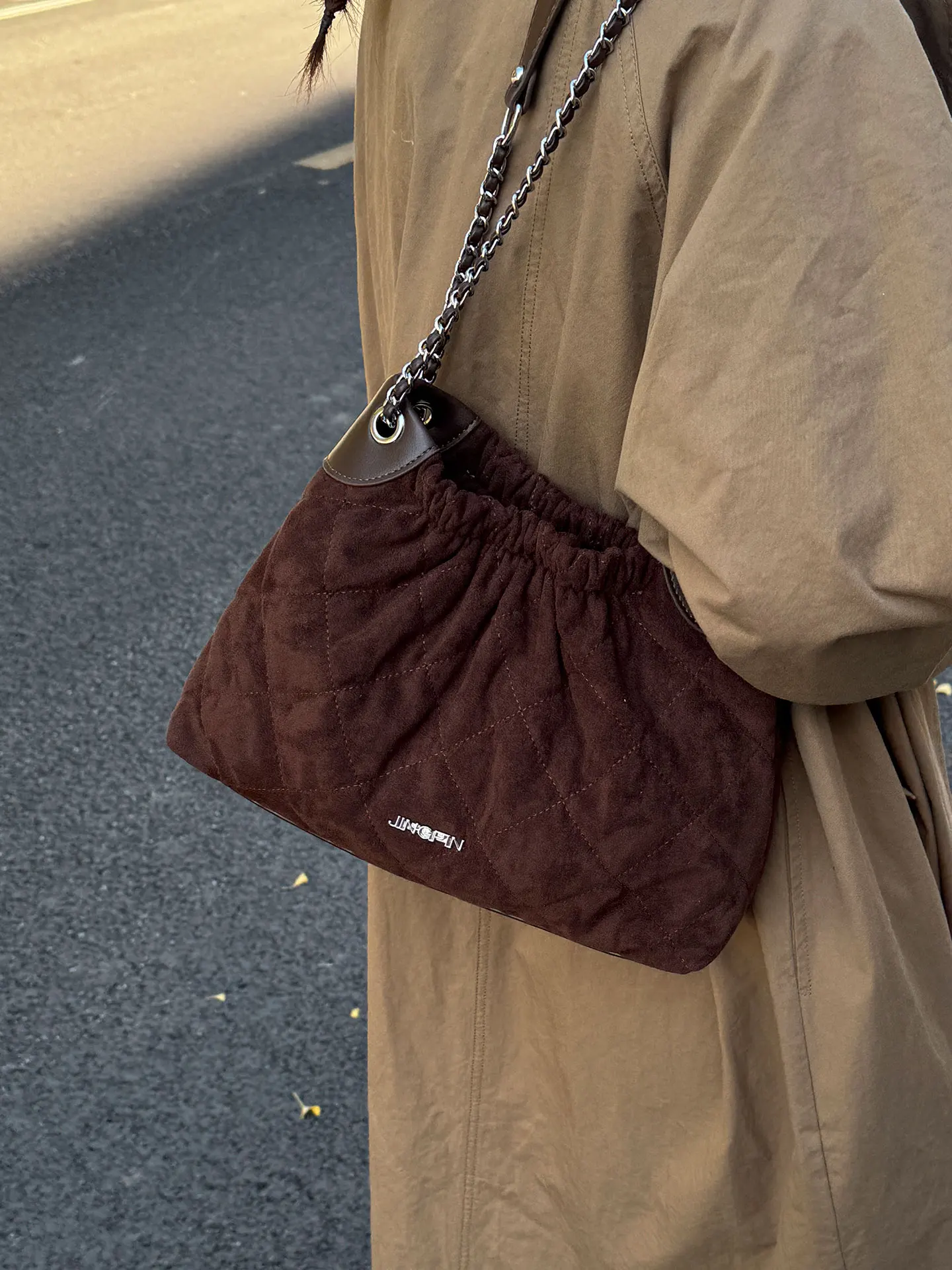 

Матовая складная большая сумка-тоут, женская ретро-сумка через плечо с ромбовидной цепочкой, осенне-зимняя модная повседневная сумка для работы, простая и стильная.