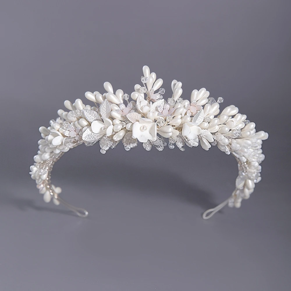 Tiara ślubna z gliny, kwiatów i pereł, ręcznie robiona, biała, damska opaska do włosów na imprezę, studniówkę, akcesoria do włosów dla dziewcząt.