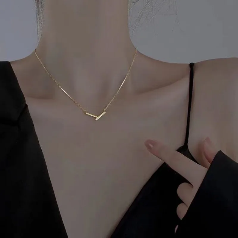 

Geometric niche light luxury necklace, versatile daily temperament, collarbone chain, back to school season gift jewelry