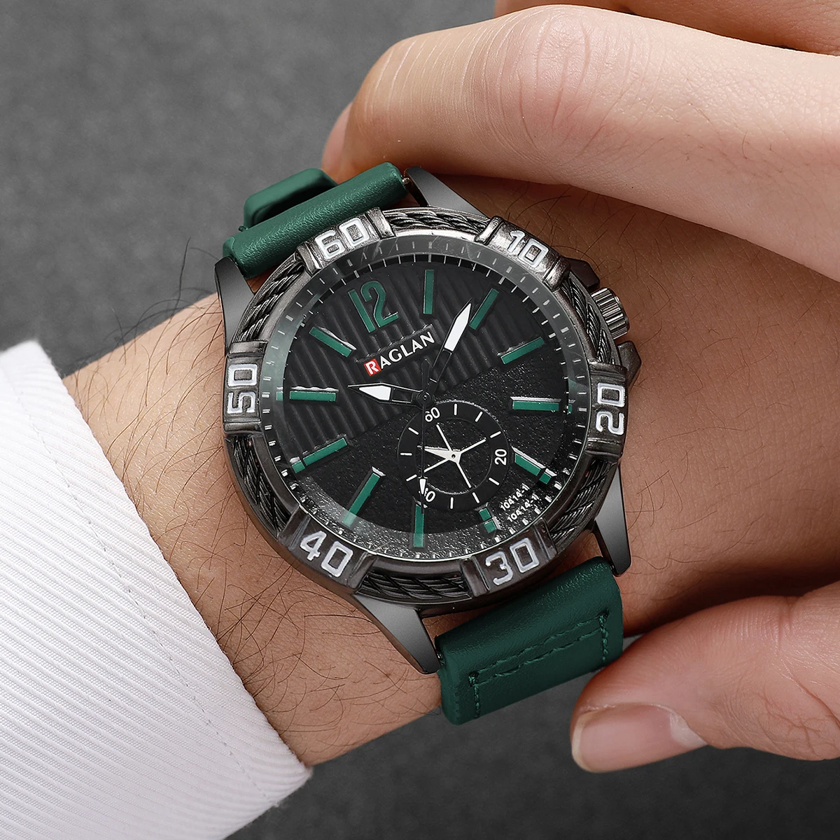 1pcs/set New Men's Watches Business Fashion Digital Large Dial Leisure Trend Quartz Watch (Box Not Included)