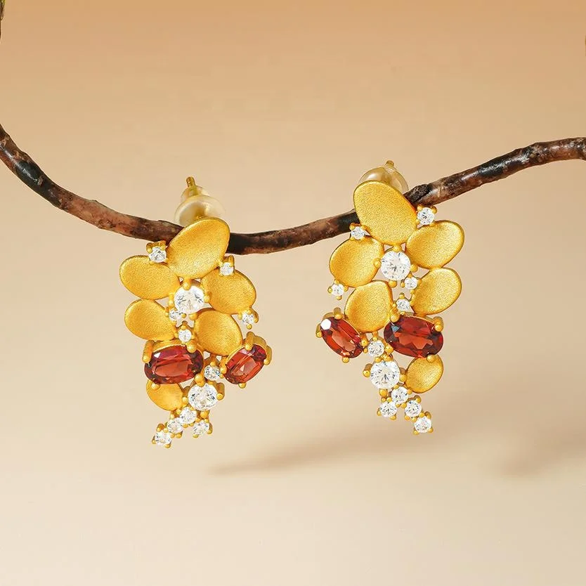 

Luxury 925 Sterling Silver Fine Jewelry Original Design French Style Sandblasting Flower Cluster Natural Garnet Crystal Earrings