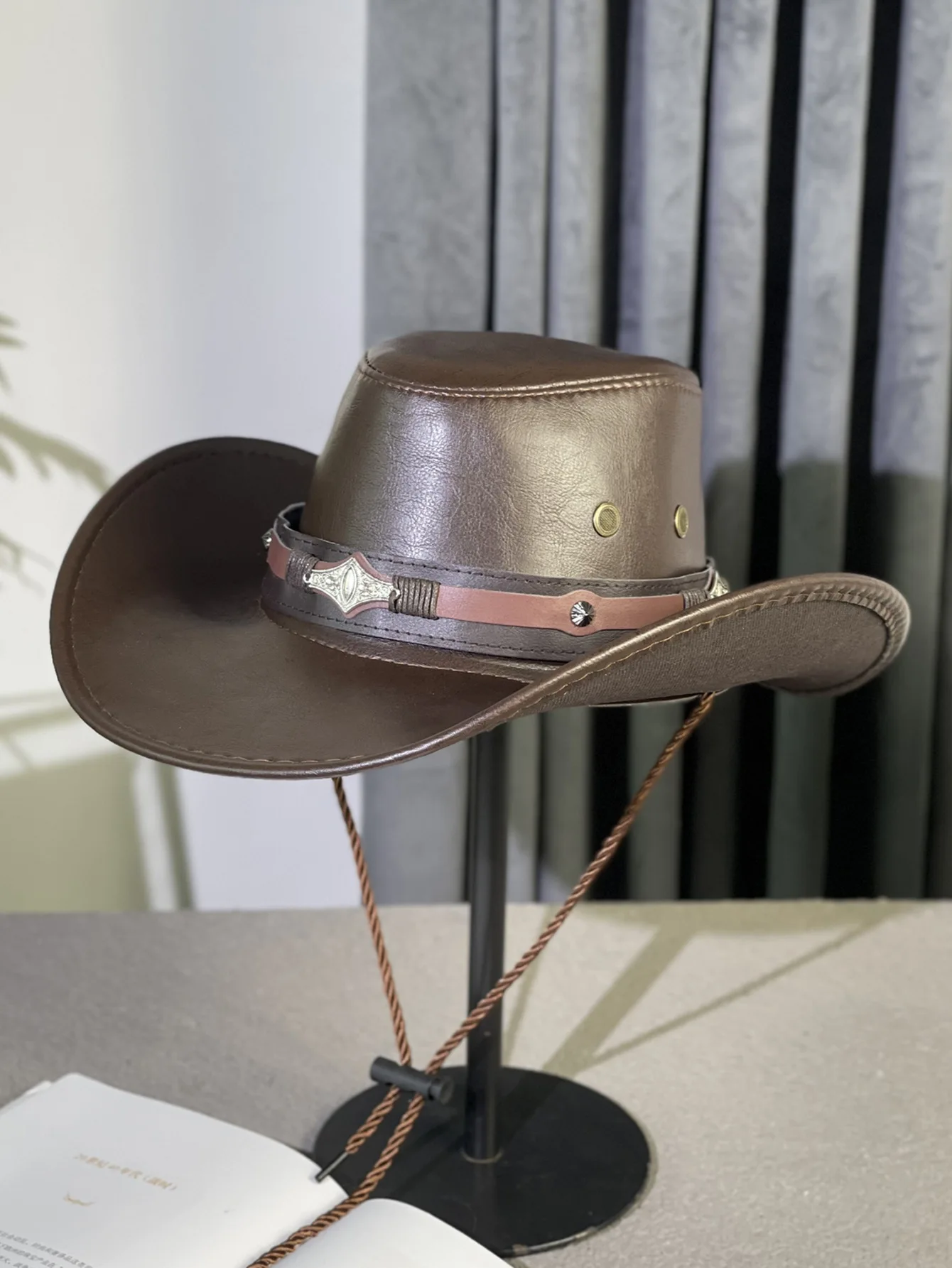 Western Cowboy Hat Ox Head Belt Rivet Fedora Hat for Men Women Outdoor Travel Wide Brim Sun Hat Faux Leather Panama Cowgirl Hat