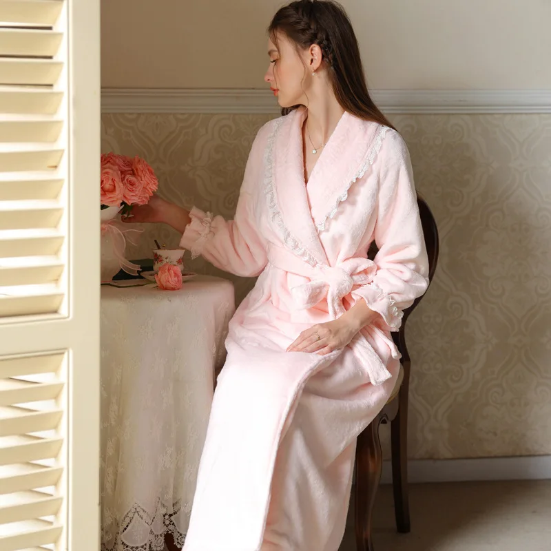 Winter Velvet Women\'s Long Bathrobes Fashion Female Velour Lace Sexy Nightwear Bathing Robes