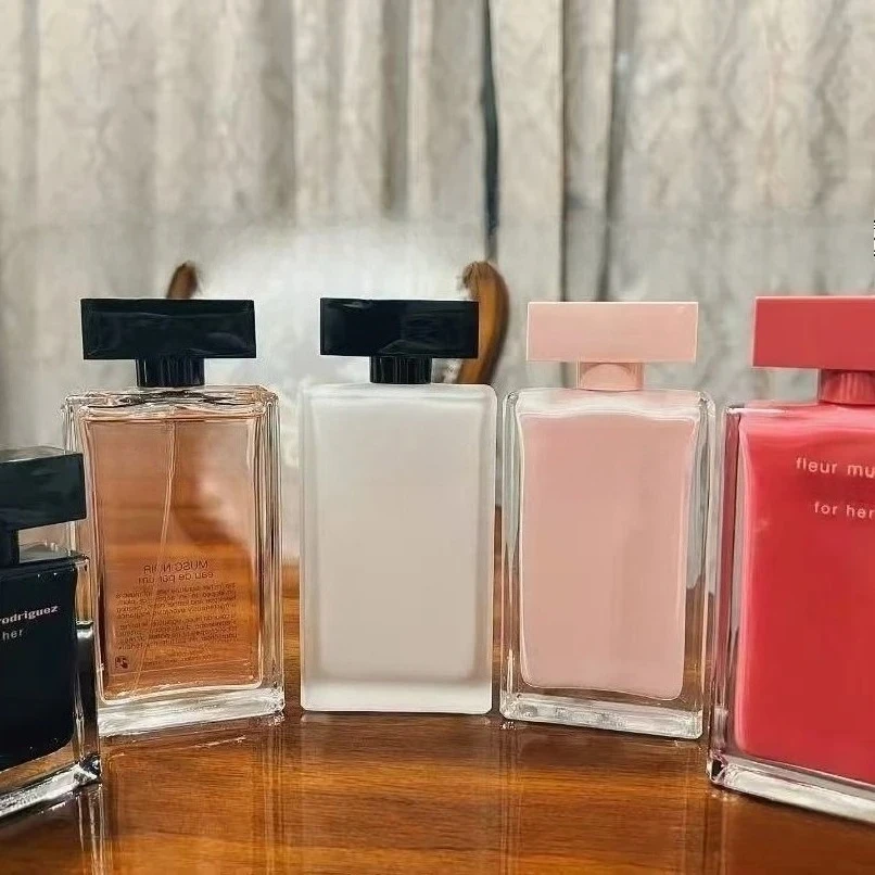 تواليت أنيق من زهور المسك أو دي للنساء، عطر وردي فاخر، عطر ليلاً ونهارًا