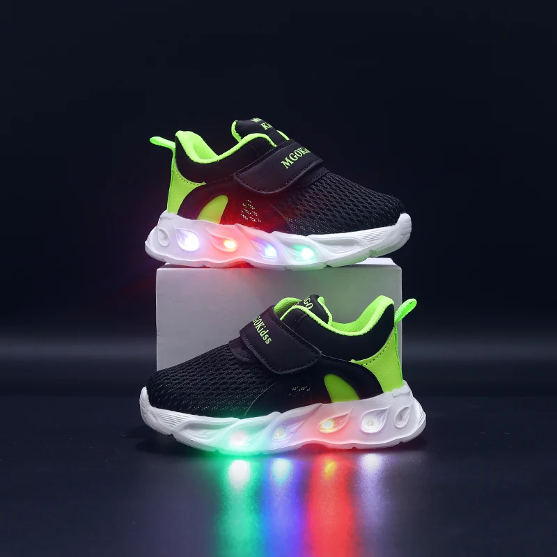 MGO KIDSS Universal Breathable Mesh Sports Shoes for Boys And Girls Lightweight Flashing Casual Shoes Versatile Comfort for Kids