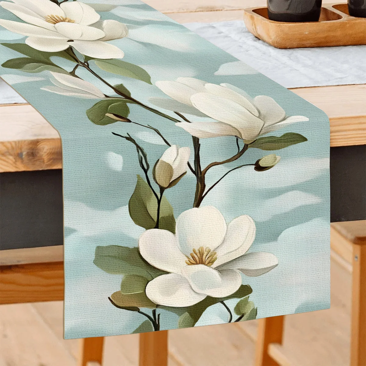 1 Piece of Magnolia Pattern Table Runner, Spring Floral Valentine's Day Themed Design Tablecloth, Suitable for Dinner Parties, Holiday Parties, Family Gatherings, Children's Activities, Themed Cafes, Home Decoration, Christmas Markets, Cozy Tea Parties