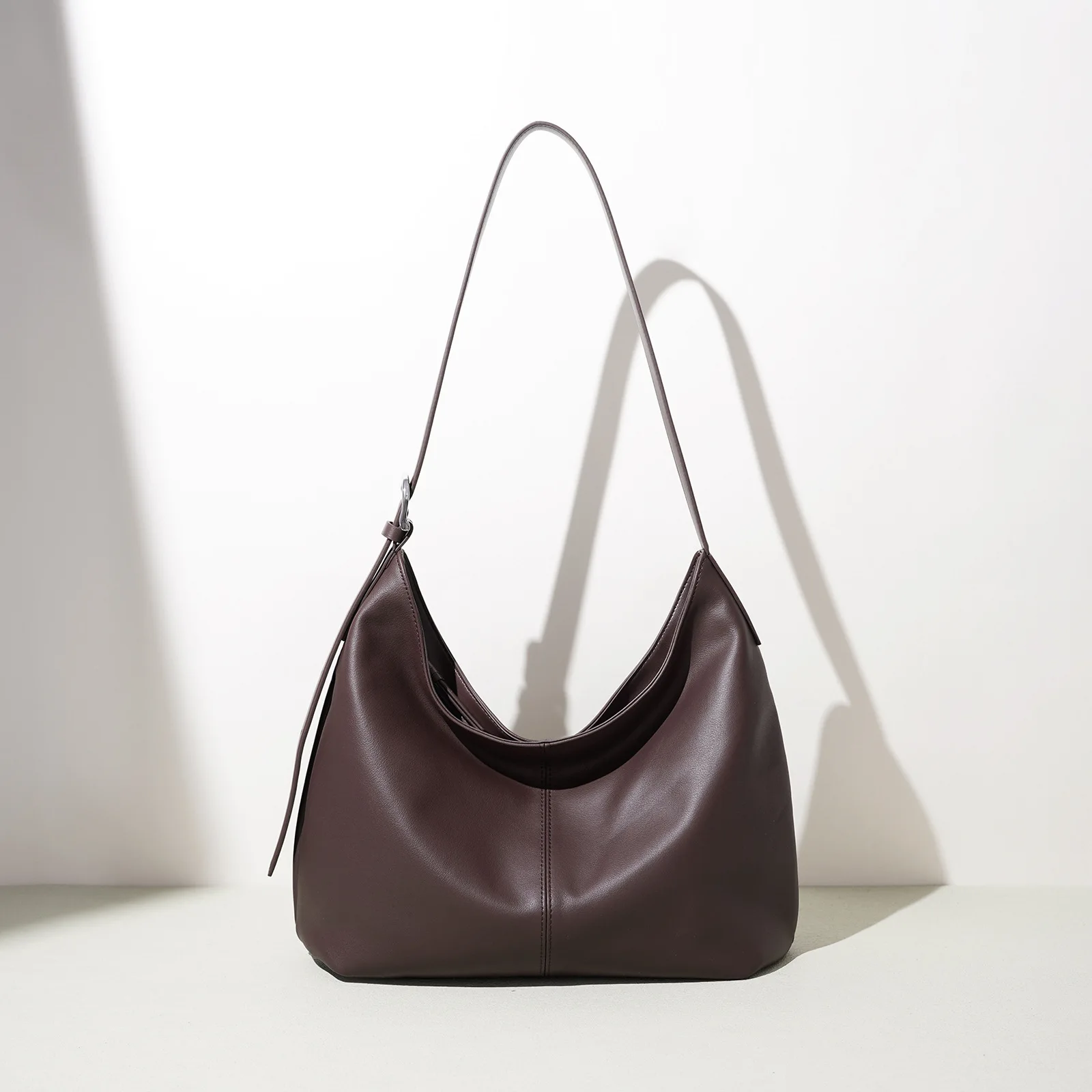 Genuine Cowhide Leather Women Shoulder Underarm Bag Luxury Designer Brand Ladies Large Capacity Commuter Tote Bag High Quality