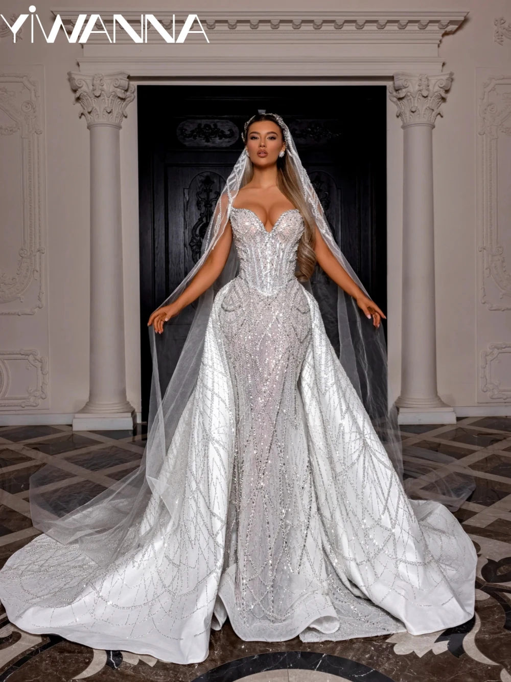 

Detachable Train Embroidery Beaded Lace Wedding Dress V-neck Thin Straps Bridal Gown Customized Exquisite Dresses For Bride