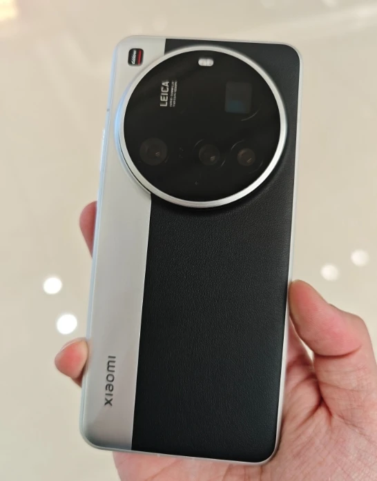 Xiaomi 15 Ultra Smartphone 6.73” Screen Snapdragon 8 Elite 90W HyperCharge 120Hz 6000mAh Battery 200MP Camera CN Version