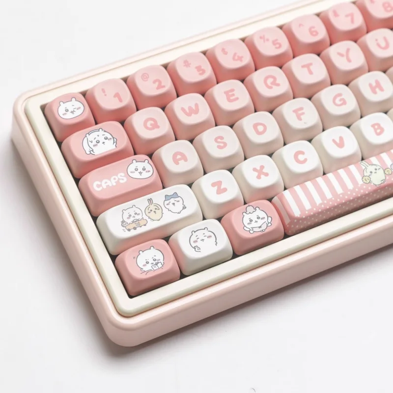

Cute Chiikawa Pink Mechanical Keyboard Keycaps Kawaii Hachiware Usagi Momonga MOA Profile Cross Axis Sublimation PBT Keycaps