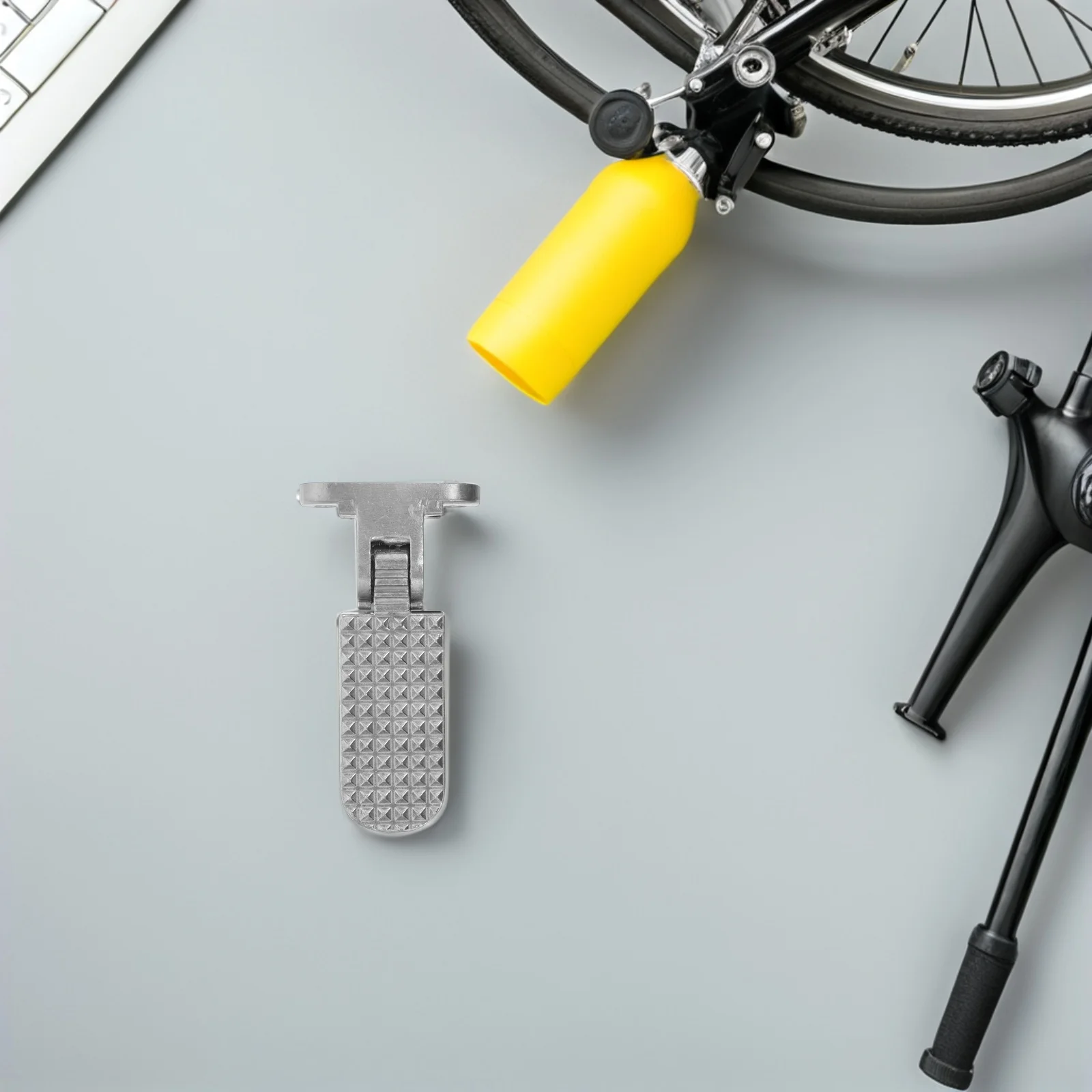 

2Pcs Passenger Foot Pegs for Motorbike Rear Footpeg Set Wear Resistant Pedals for Electric Motorcycle Riding