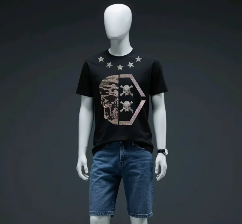 

Мужские дизайнерские футболки с фирменными стразами. Стильные роскошные футболки.