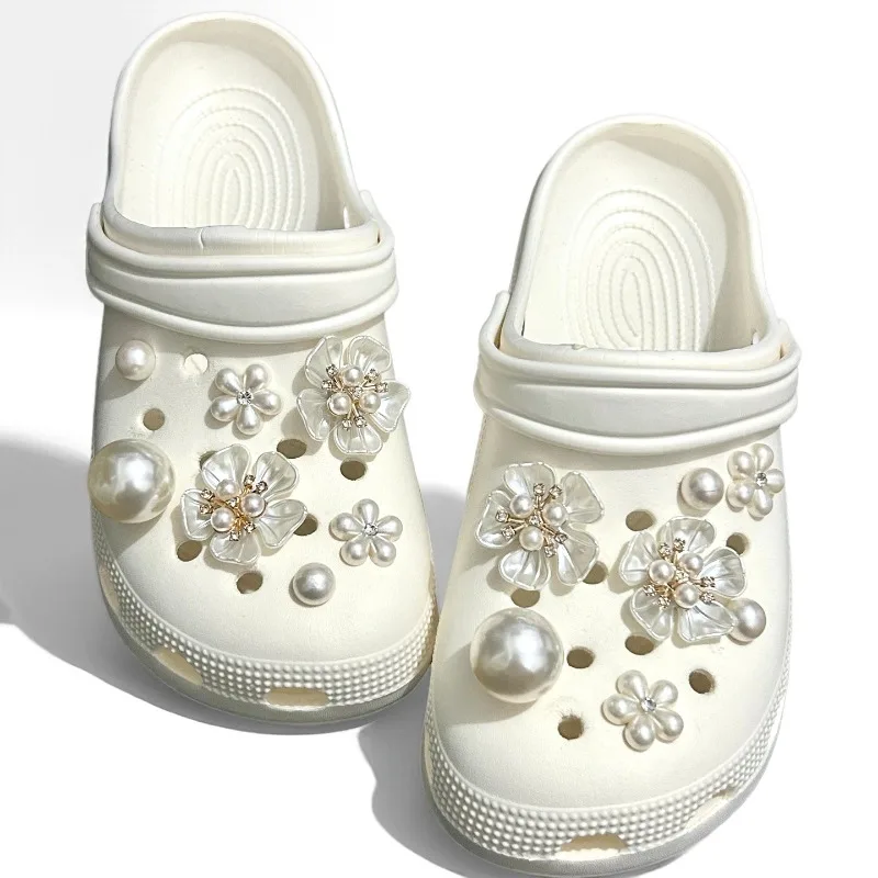 Luxury 3D White Flowers Pearl Women Summer Garden Shoe Charms Set Accessories Hole Shoe Buckle DIY Detachable Decorations