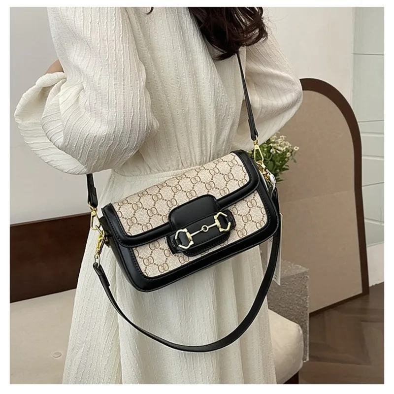 

Fashionable Handbag for Women with Premium Feel Retro Design Underarm Bag for Office and Weekend Outings