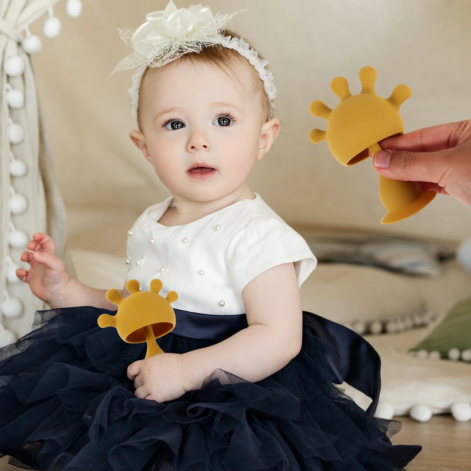 2 قطعة خشخيشات تسنين للأطفال من السيليكون على شكل يد مدمجة في جرس آمن للمضغ لتخفيف السفر والتنسيق اليدوي للرضع #5