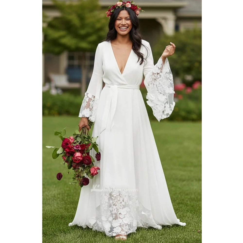 Lakshmigown V-Ausschnitt Strand Boho Hochzeitskleider Bohemian Hippie Stil Tiefe Lange Ärmel Spitze Blumen Landliche Brautkleider – Detail 5