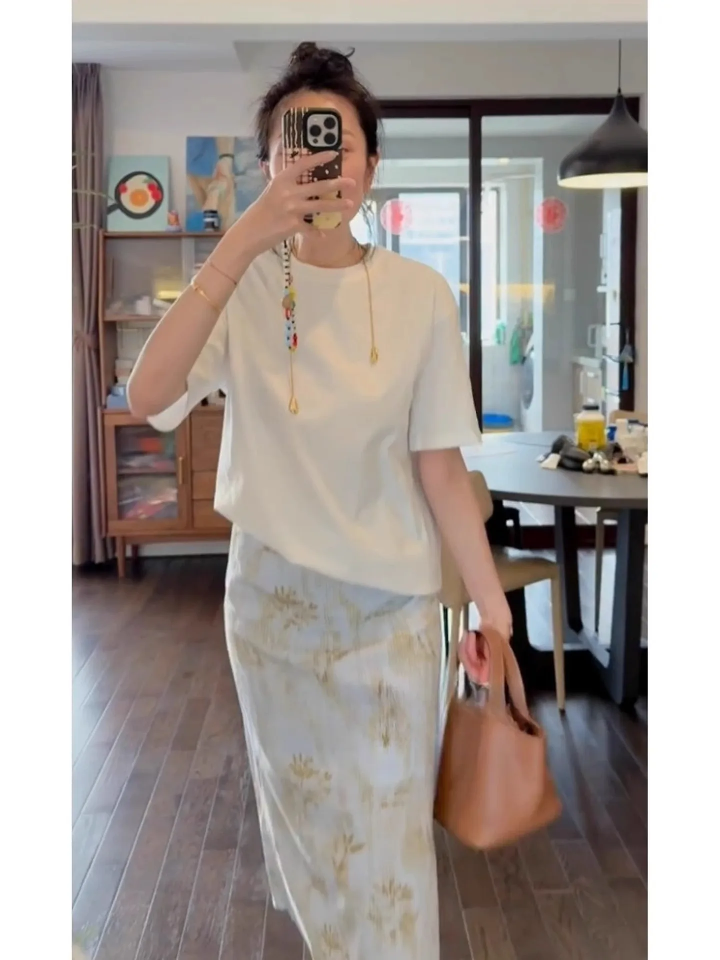 Chic White Printed T-irt And f-length Skirt Two-piece Set for Young Women Summer 2025 Faionable Korean Sle Outfit
