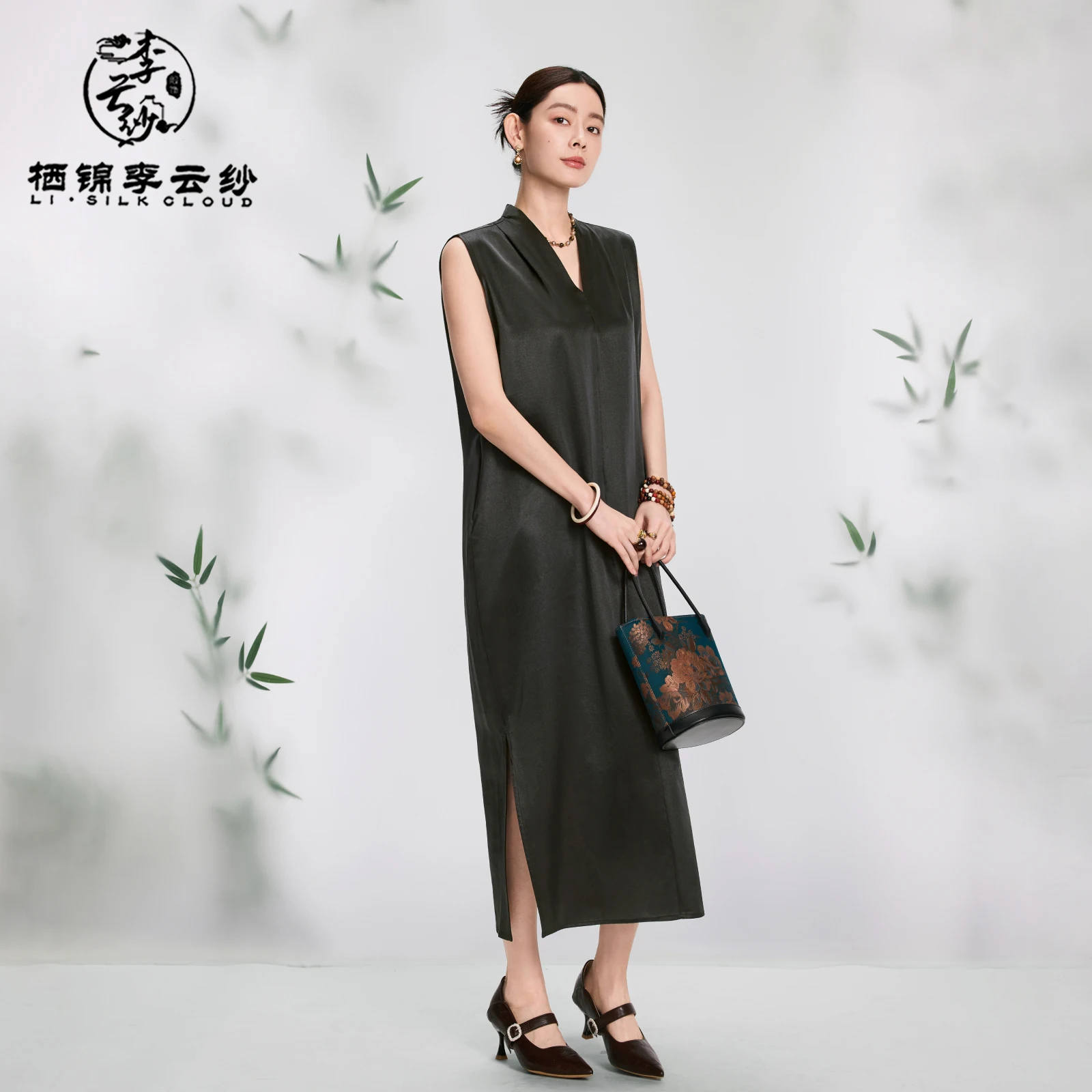 

LI SILK CLOUD xiangyunsha V-Neck Dress - 100% Mulberry Silk，Elegant Oriental Silk Gown Guangdong Black Pearl Guangdong Gauze