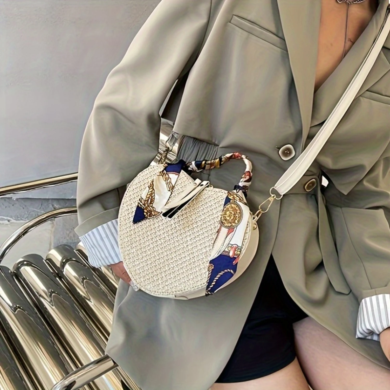 

Fashion Heart-Shaped PU Crossbody Bag with Scarf Accents, Adjustable Strap, Chic Handbag for Women