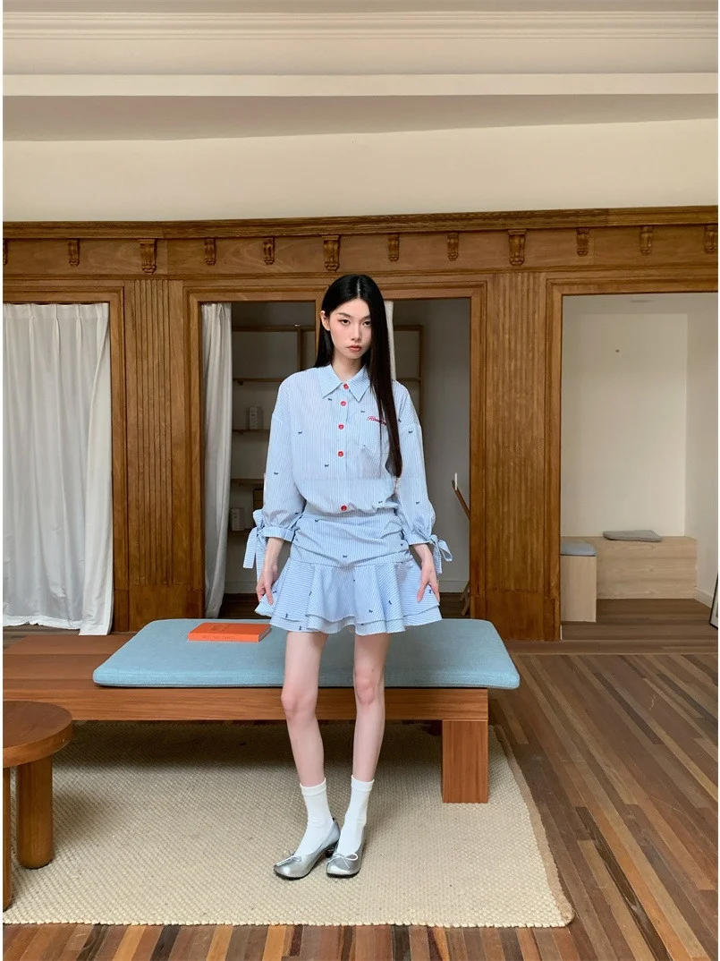 

Mipao A-Line Pleated Short Skirt Dress Blue White Stripes Midi Dress Turn-down Collar Half-sleeve Gathered Waist Gored Hem