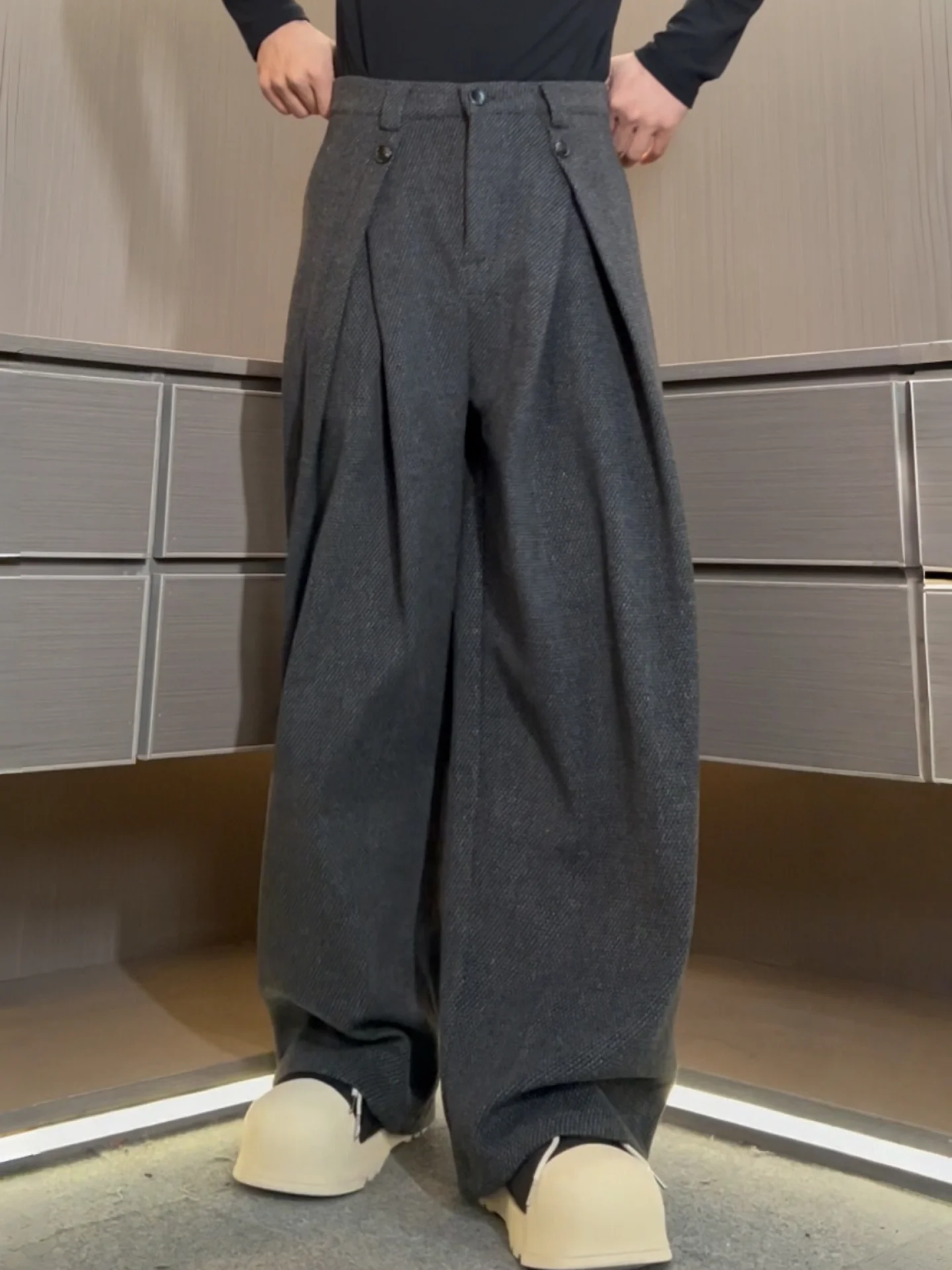 

Мужские повседневные брюки с широкими штанинами, складчатый дизайн, новинка сезона, модные, драпирующиеся, универсальные, прямого кроя