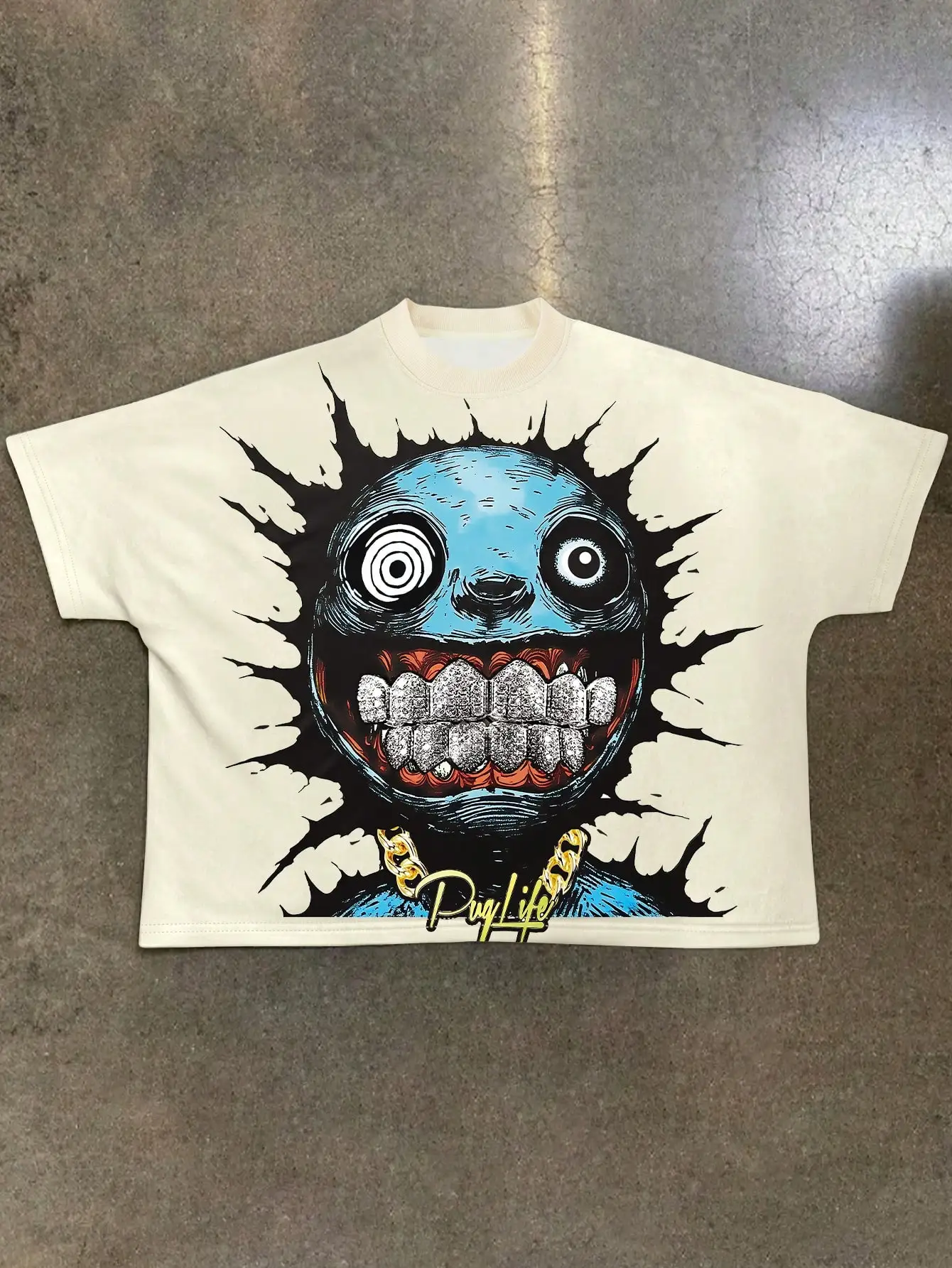 

Oversized Crew Neck Graphic Tee with Bold Cartoon Face Print