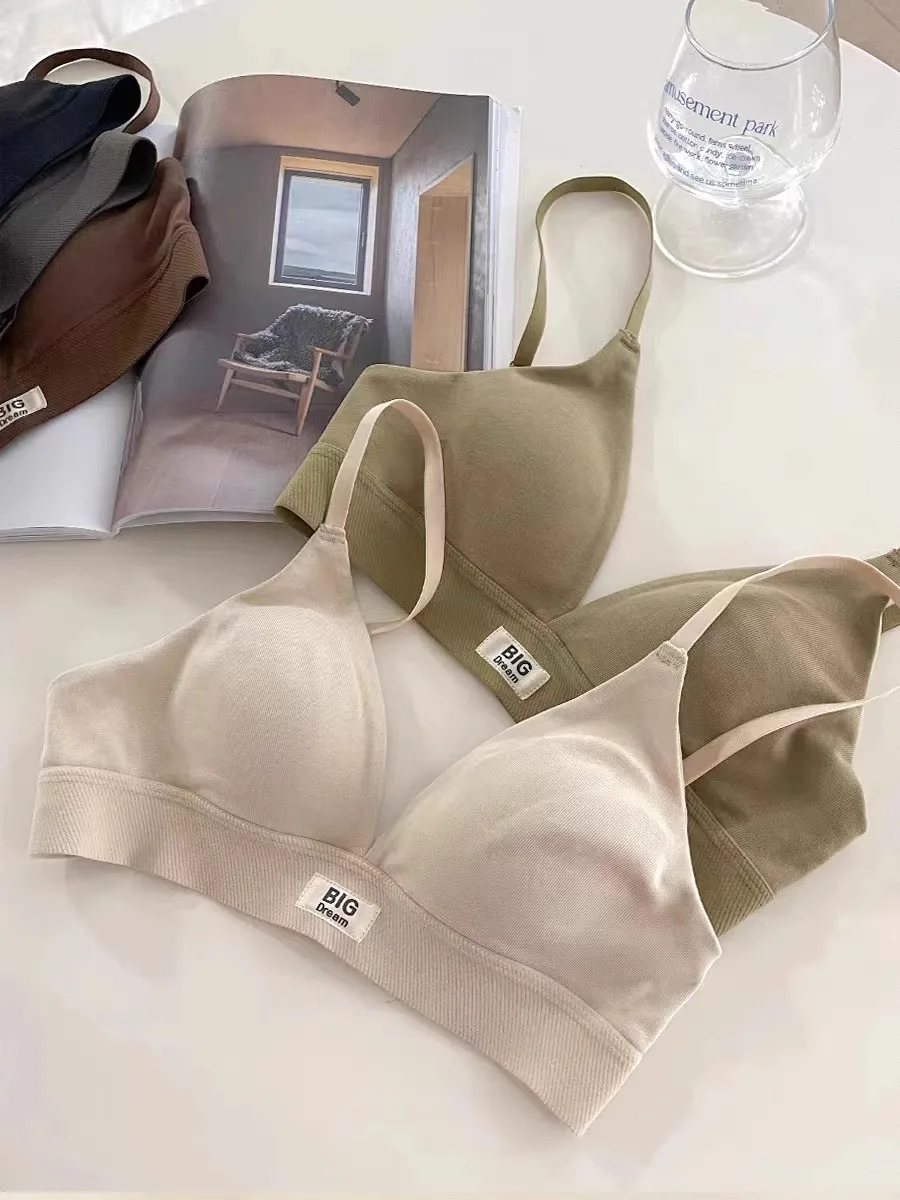 Wireless Comfortable Letter Pattern Bra Women's Seamless Sports Leisure Style 3/4 Cup One-Piece Design V-Neck Fixed Strap