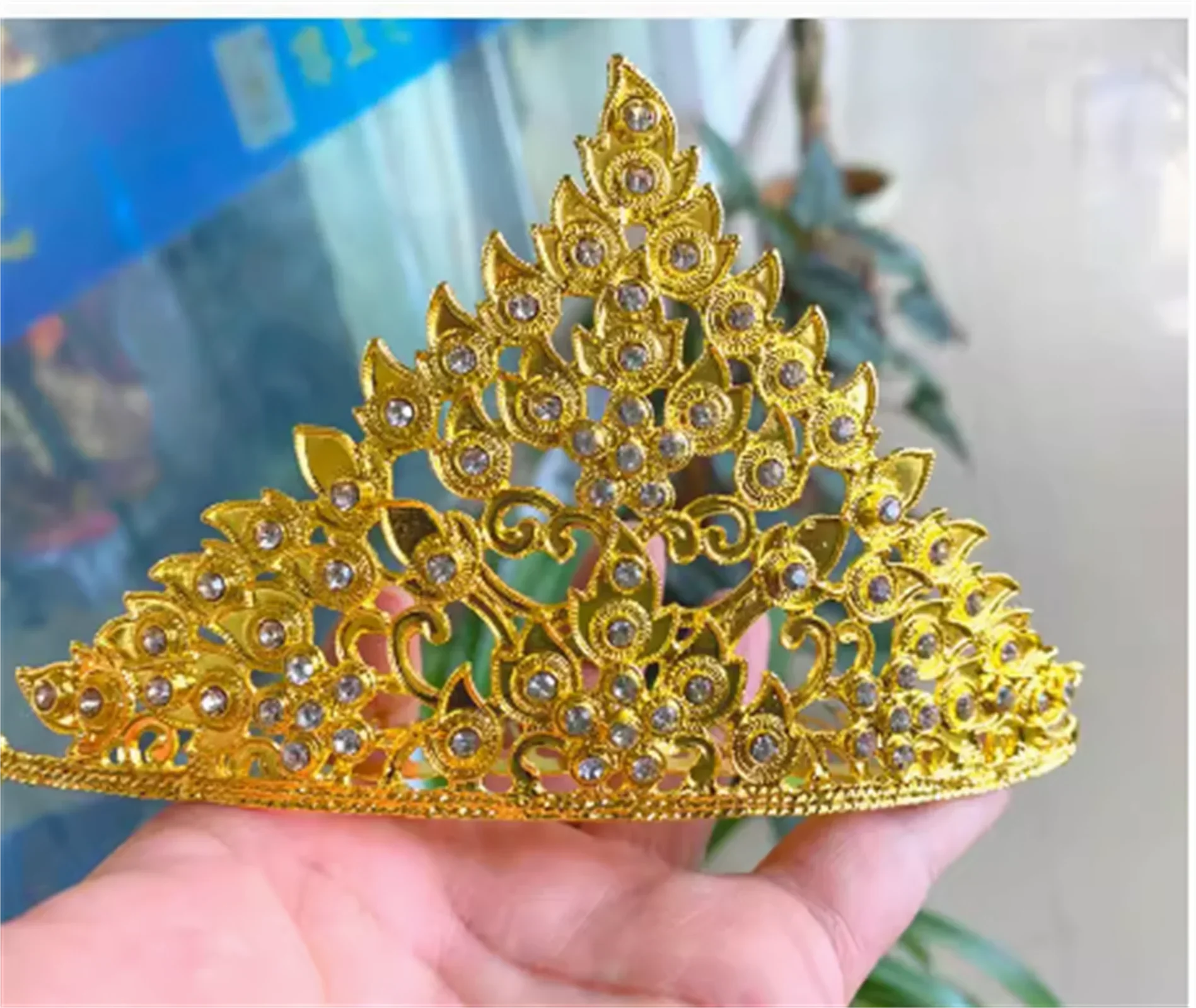 

Тайская винтажная корона ручной работы