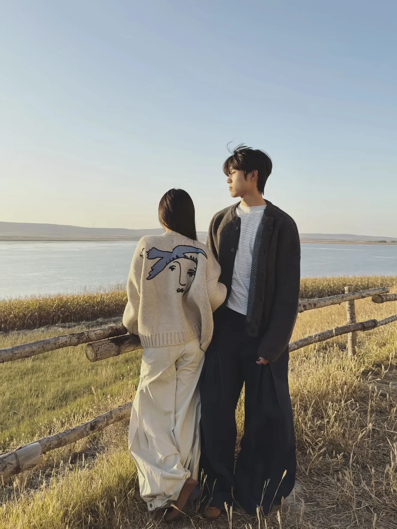 アメリカンレトロ油絵とピースボタンニットオープンカーディガン男女兼用秋冬ラウンドネック万能レイジーセーター...