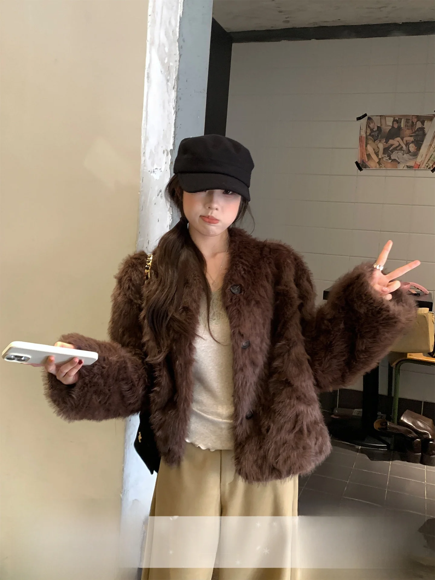 

Женская меховая шуба с воротником-стойкой, теплая зимняя верхняя одежда в корейском стиле, свободного кроя, длинная, утепленная.