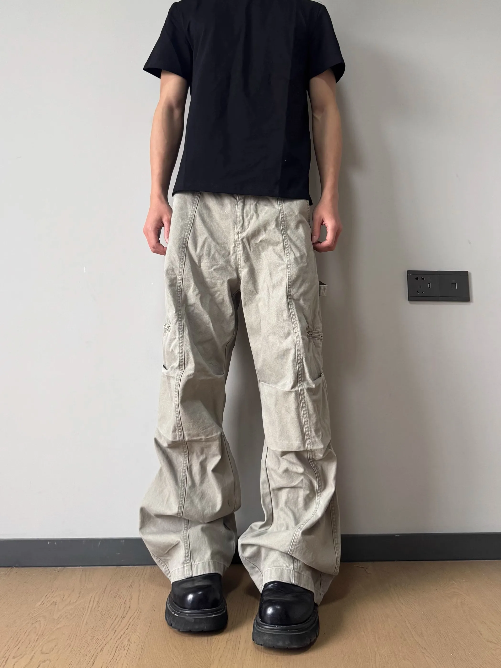 

American Retro Deconstructed Pleated Design Work Pants Straight Leg Casual Trousers for Men And Women Clean Fit Leisure Pants