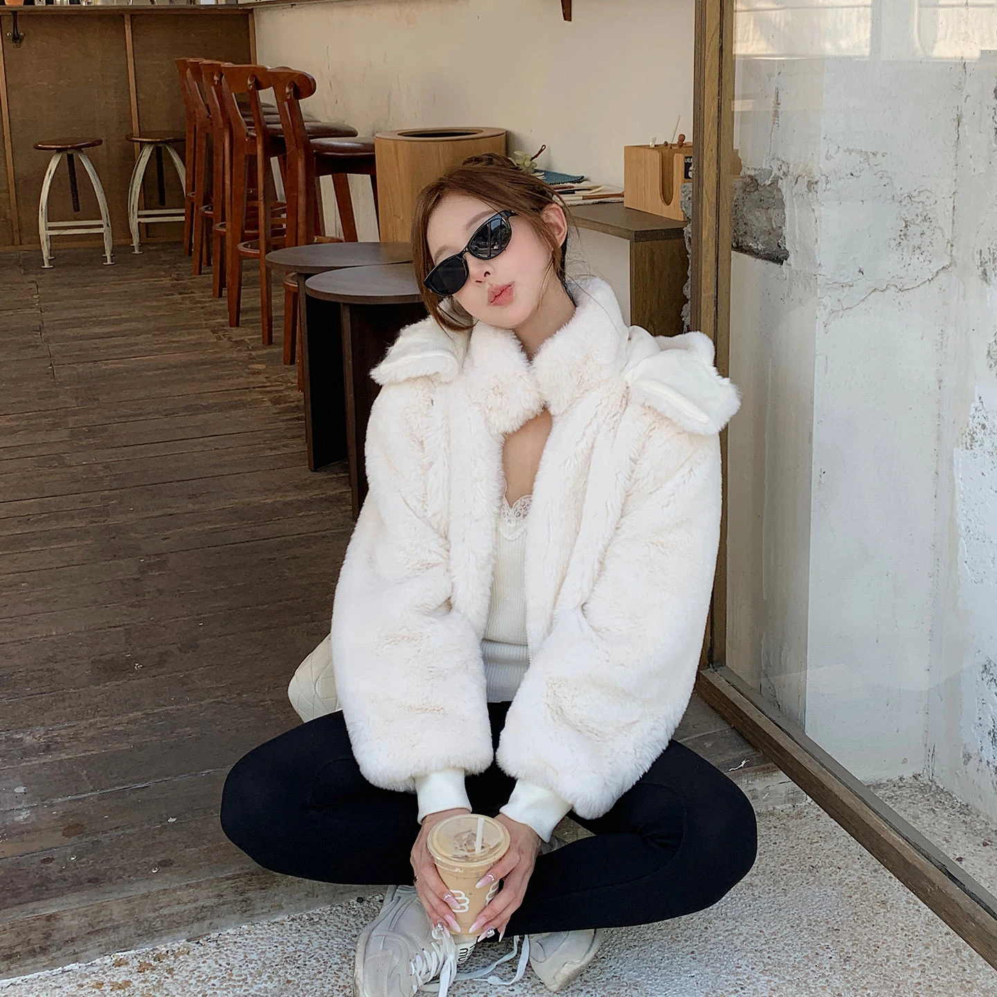 

Women's Autumn Winter Faux Mink Hair Long Sleeve Warm Loose Coat Lady Streetwear Hooded Fluffy Thick Short Outwear Top